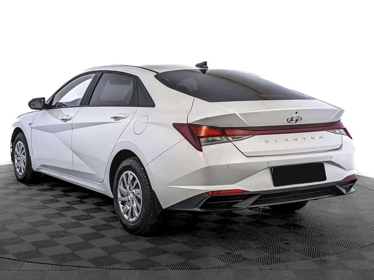 Hyundai Elantra 2022 года с пробегом. Фото: #6