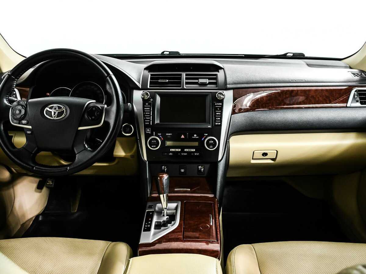 Toyota Camry 2013 года с пробегом. Фото: #10