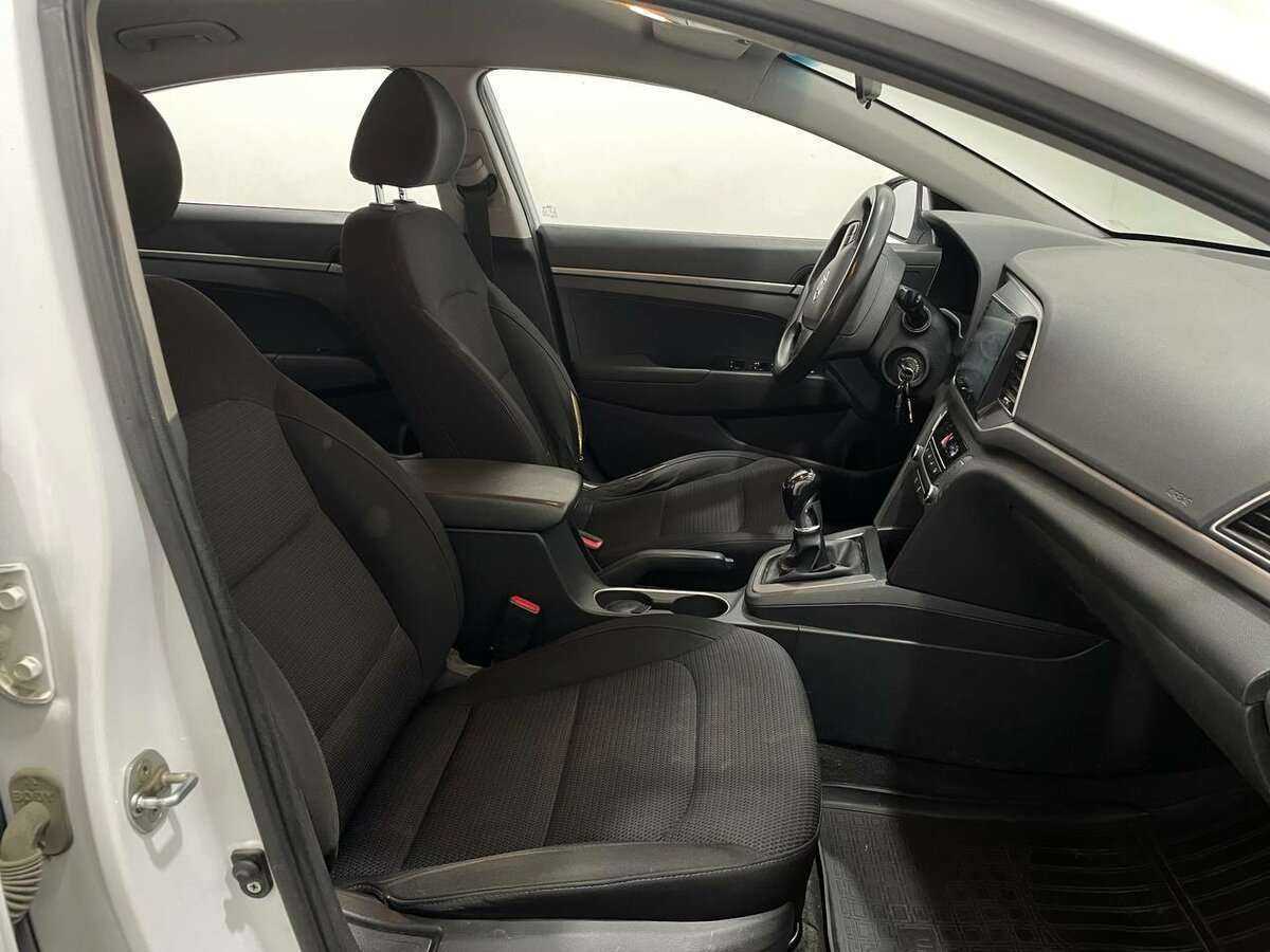 Hyundai Elantra 2016 года с пробегом. Фото: #5