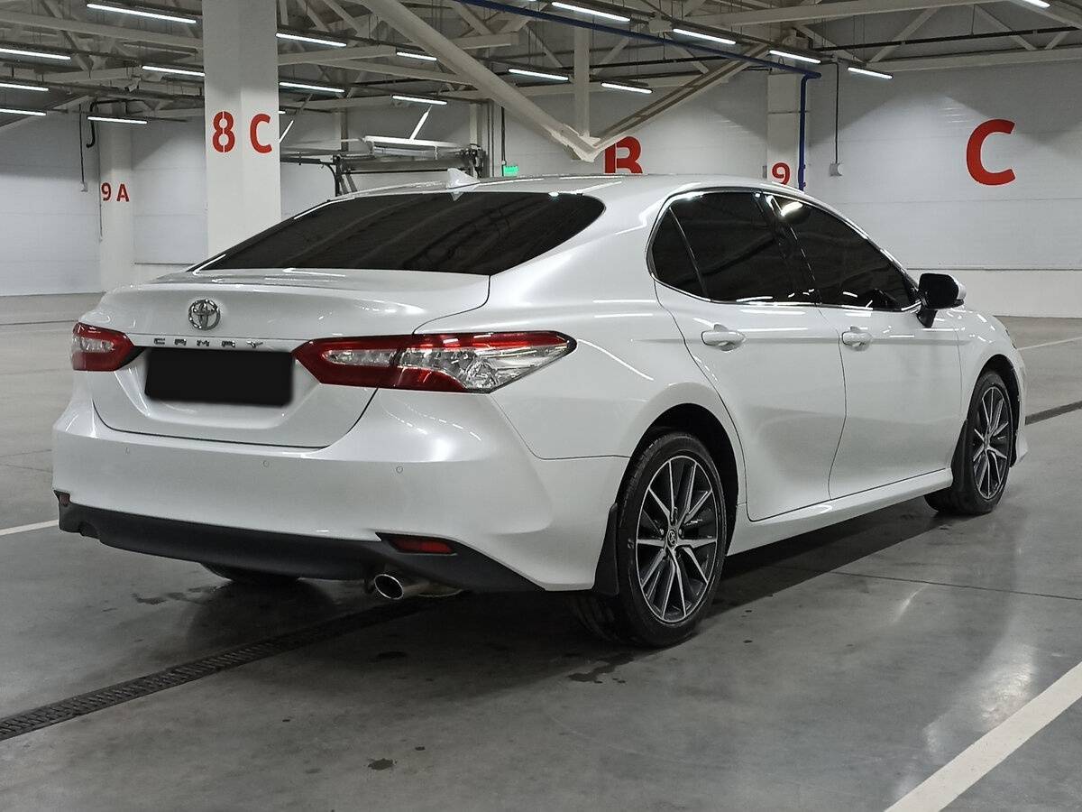 Toyota Camry 2021 года с пробегом. Фото: #4