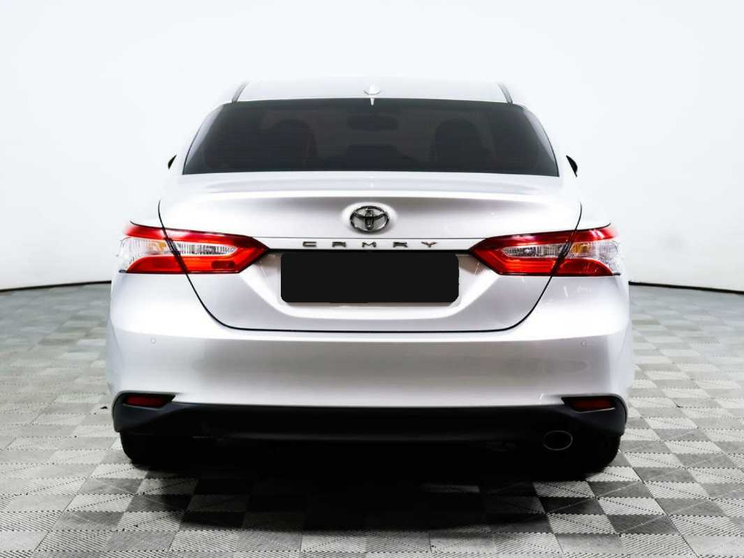 Toyota Camry 2018 года с пробегом. Фото: #5