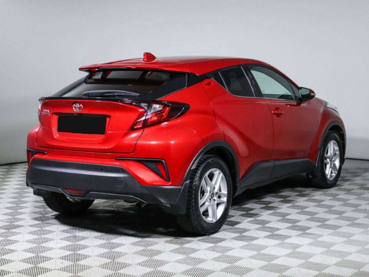 Toyota C-HR 2019 года с пробегом. Фото: #3