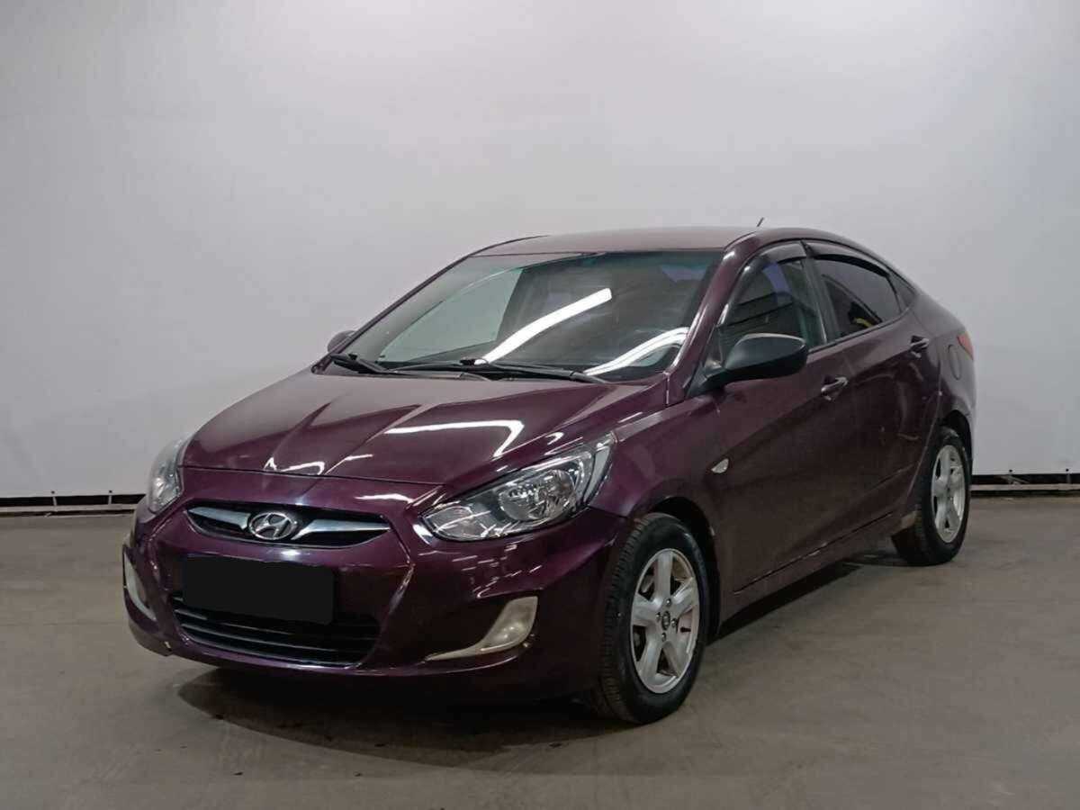 Hyundai Solaris 2012 года с пробегом. Посмотреть фото
