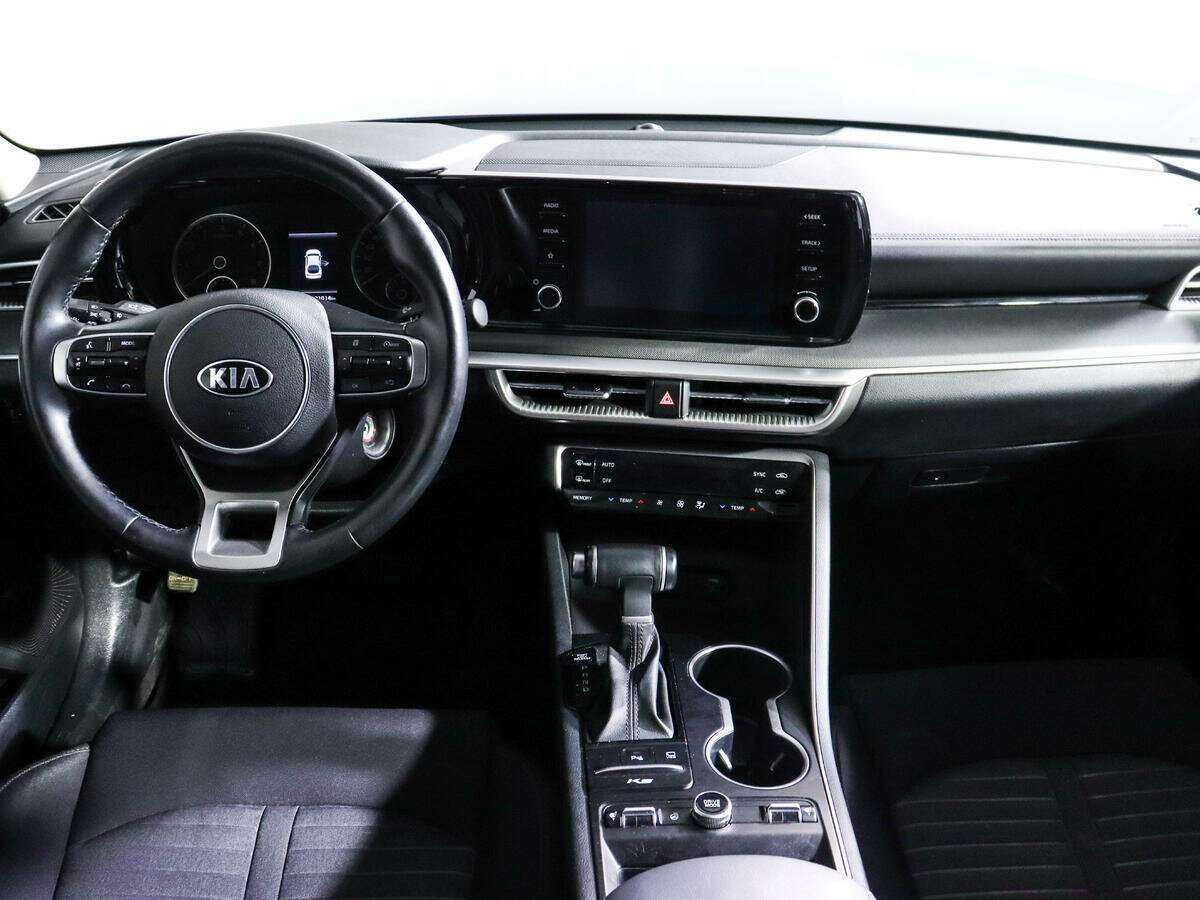 Kia K5 2021 года с пробегом. Фото: #11