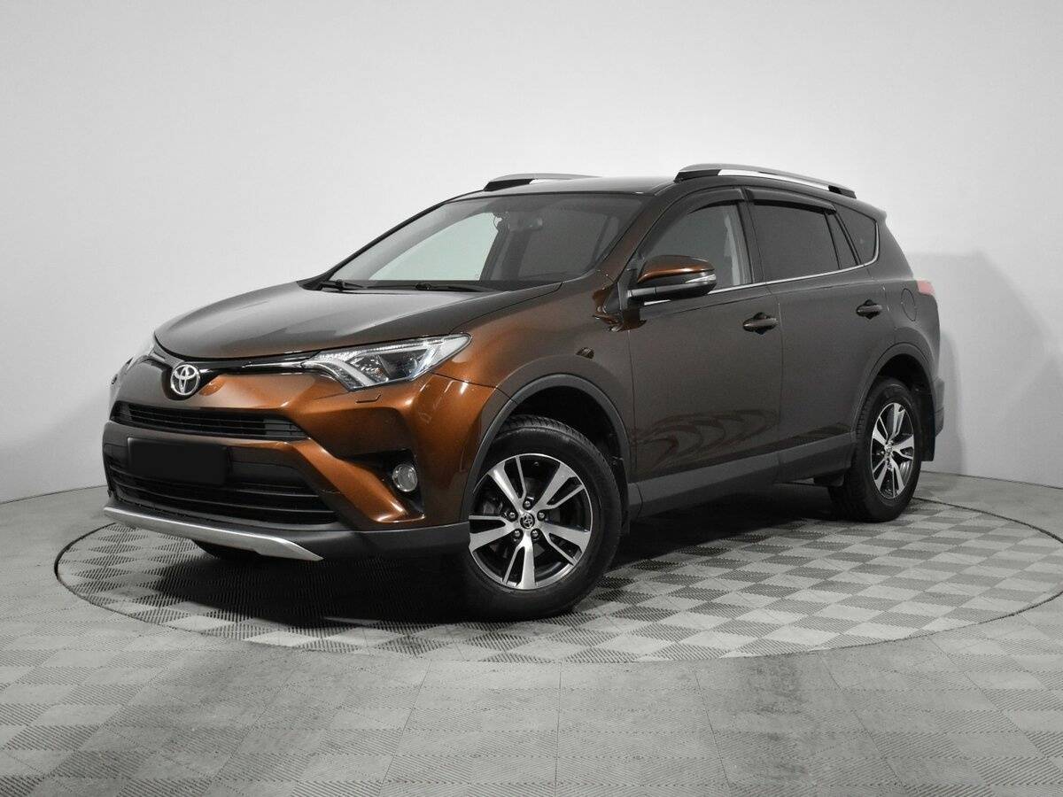 Toyota RAV4 2017 года с пробегом. Посмотреть фото