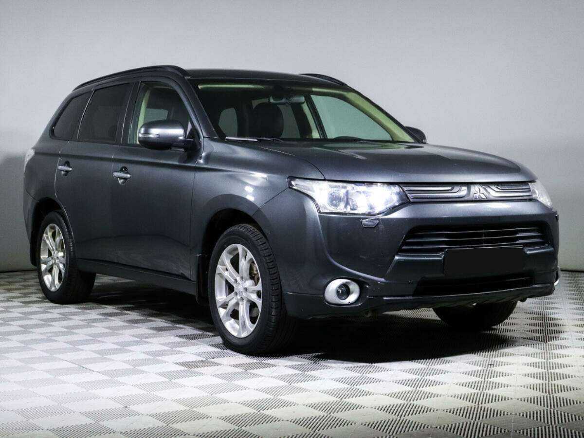 Mitsubishi Outlander 2013 года с пробегом. Фото: #2