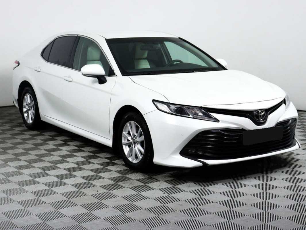 Toyota Camry 2019 года с пробегом. Фото: #2