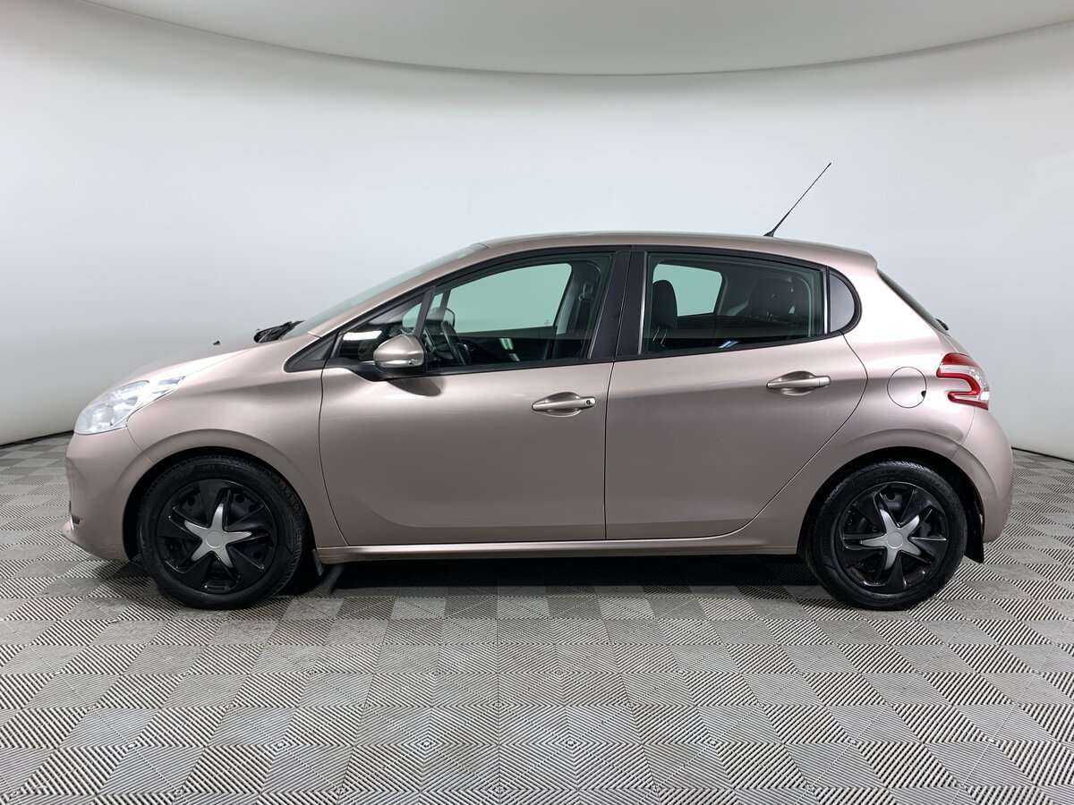 Peugeot 208 2013 года с пробегом. Фото: #7