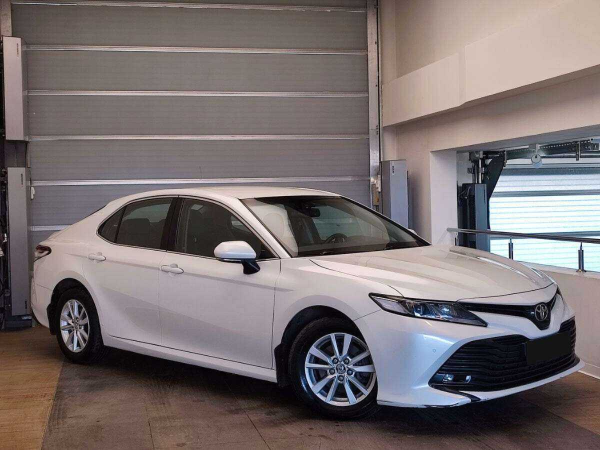 Toyota Camry 2018 года с пробегом. Фото: #2