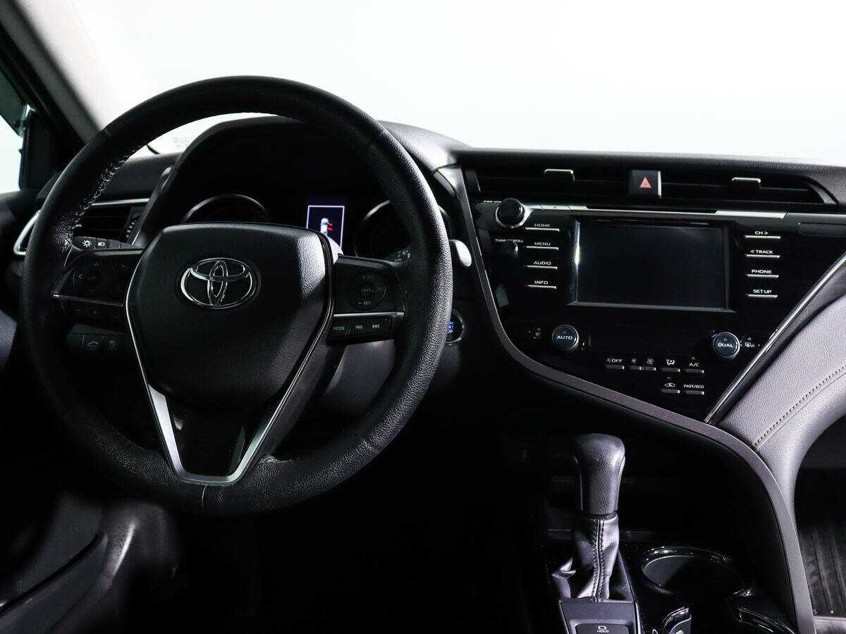 Toyota Camry 2020 года с пробегом. Фото: #9