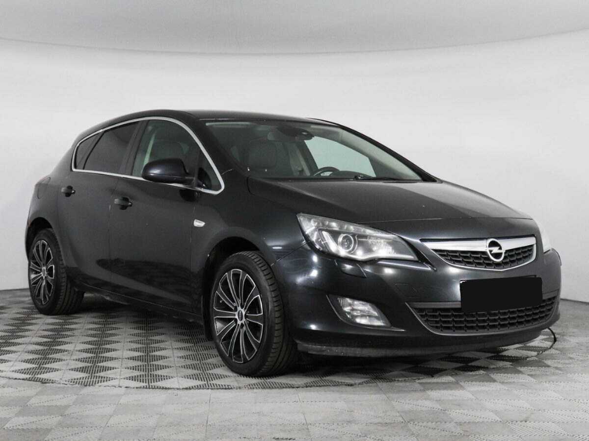 Opel Astra 2012 года с пробегом. Фото: #2