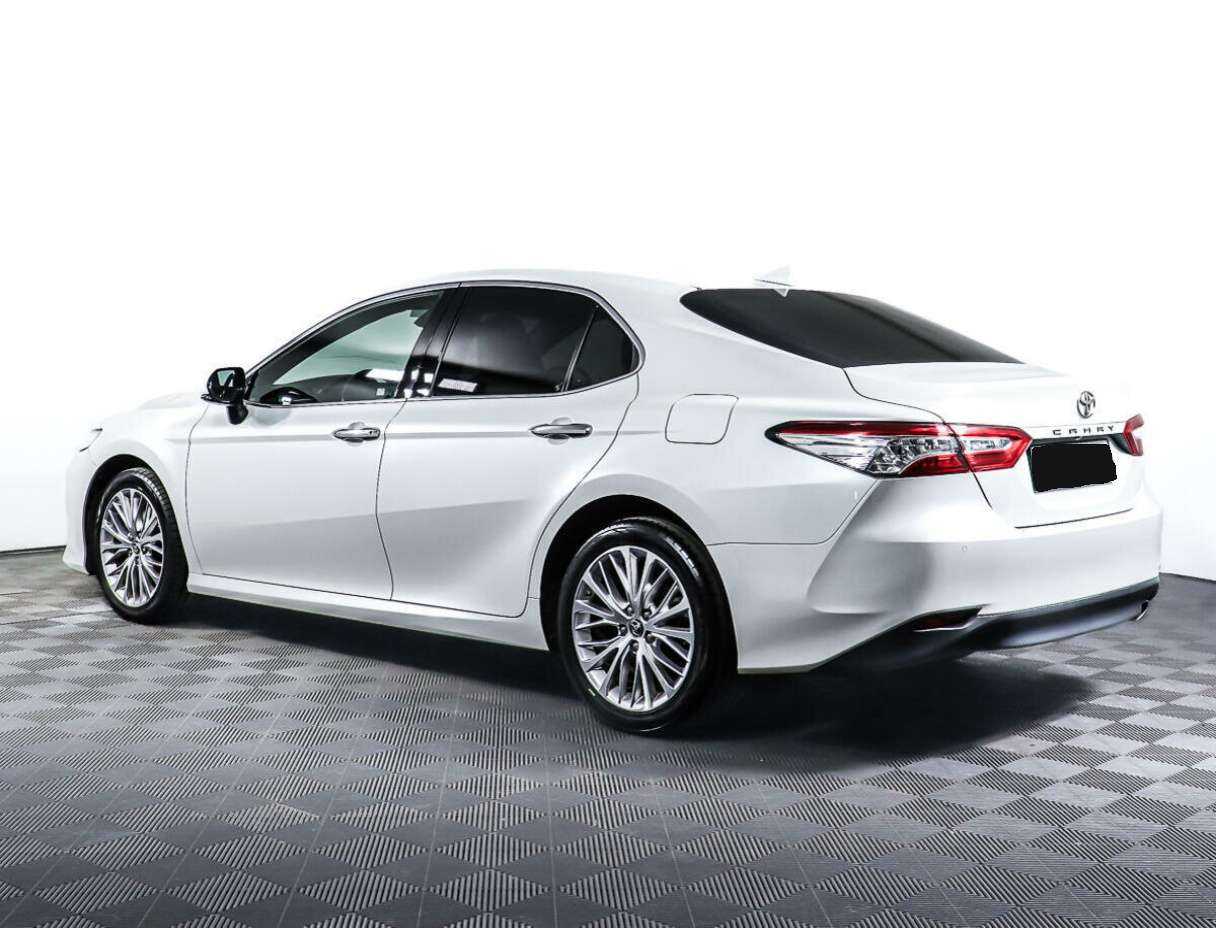 Toyota Camry 2019 года с пробегом. Фото: #6