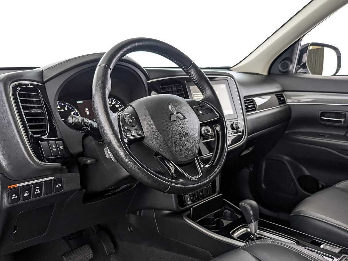 Mitsubishi Outlander 2021 года с пробегом. Фото: #10