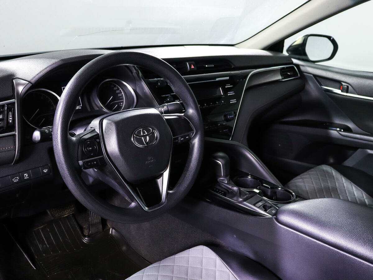Toyota Camry 2021 года с пробегом. Фото: #11