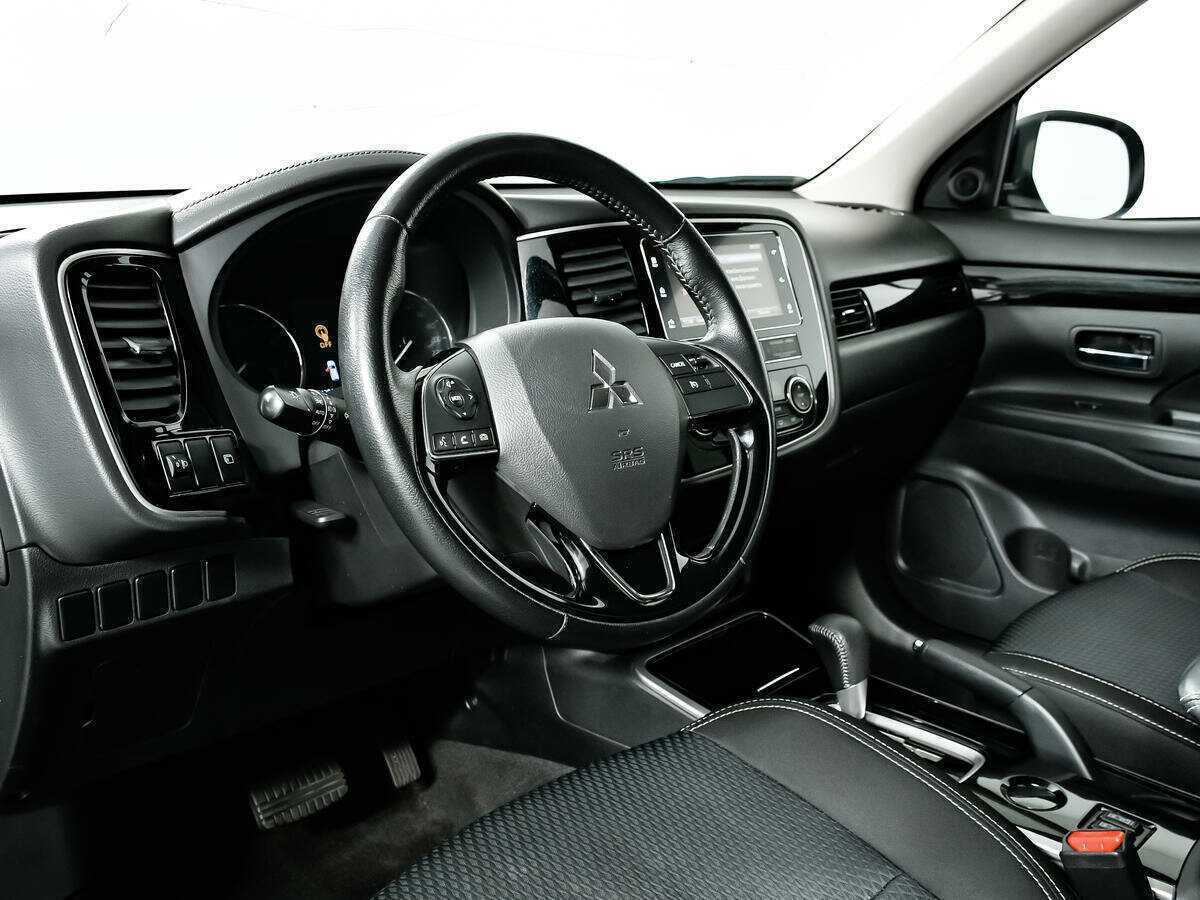 Mitsubishi Outlander 2018 года с пробегом. Фото: #10