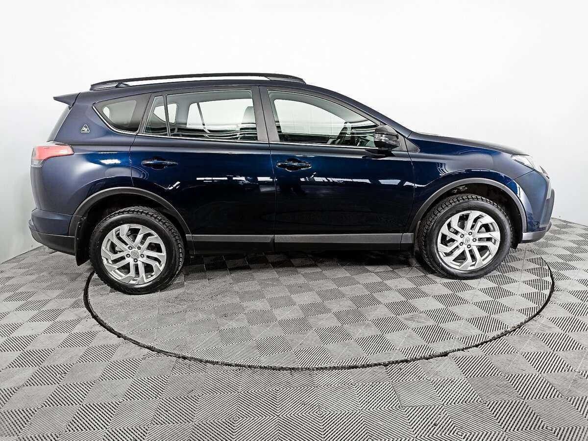 Toyota RAV4 2019 года с пробегом. Фото: #3