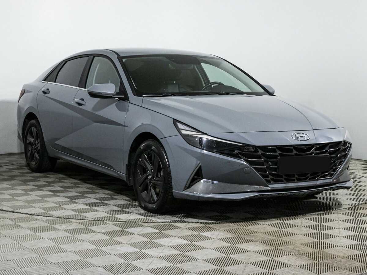 Hyundai Elantra 2021 года с пробегом. Фото: #2