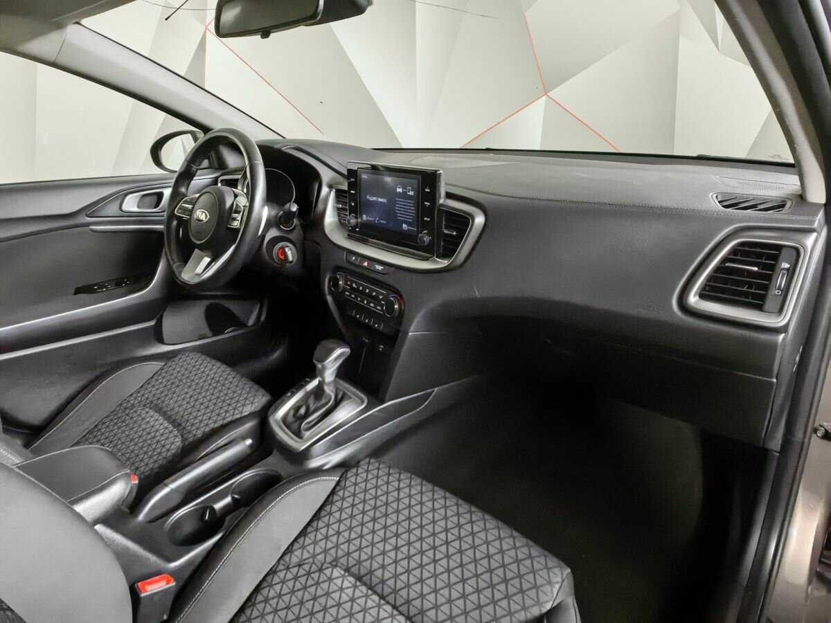 Kia Ceed 2020 года с пробегом. Фото: #8