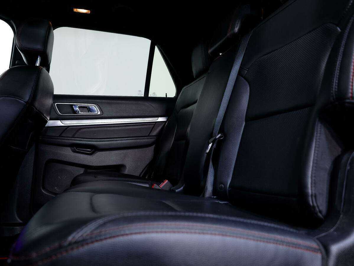 Ford Explorer 2015 года с пробегом. Фото: #12