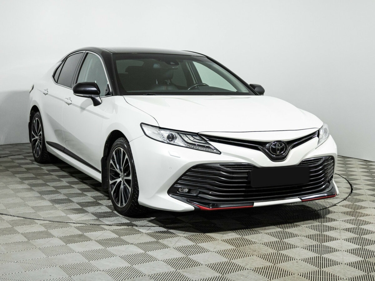 Toyota Camry 2020 года с пробегом. Фото: #2