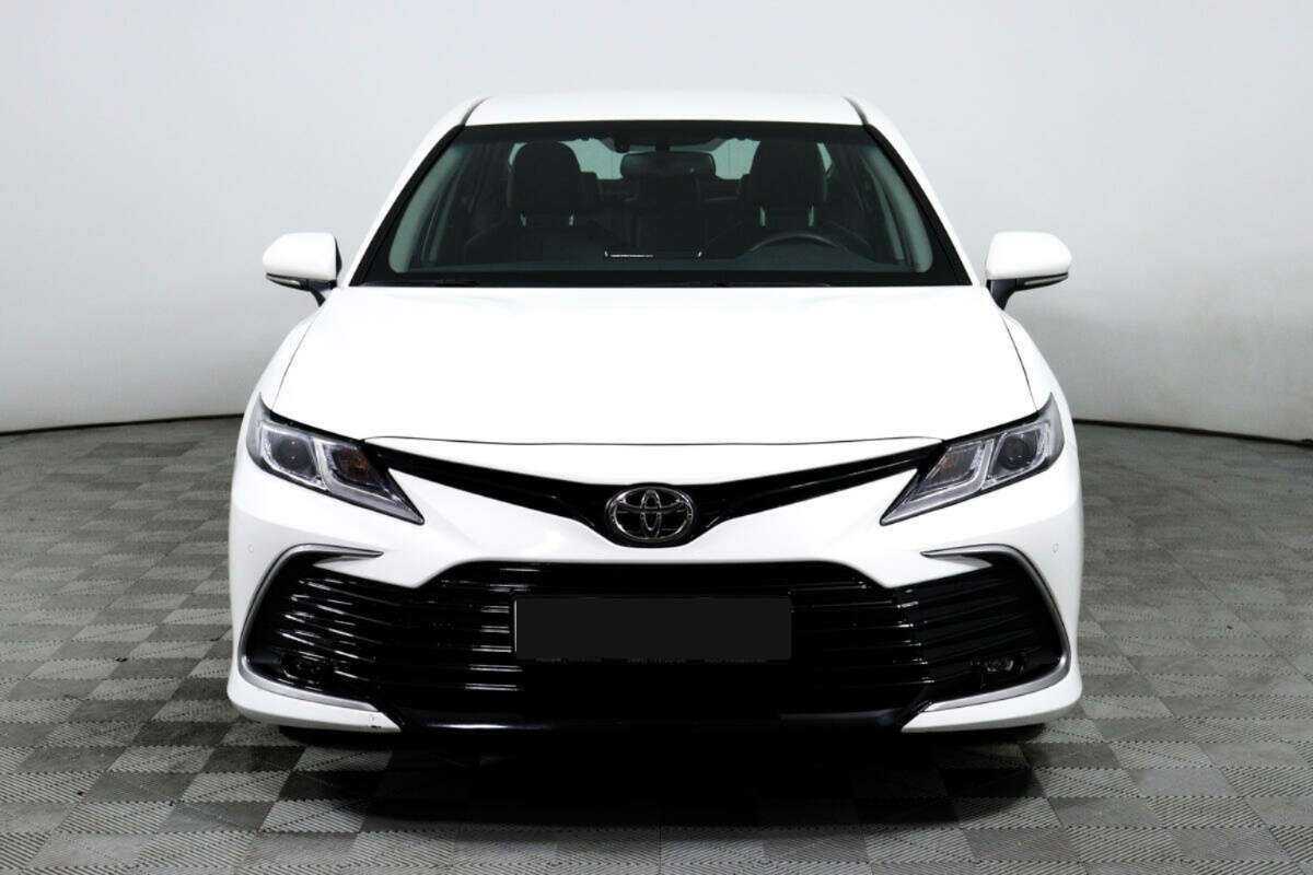 Toyota Camry 2021 года с пробегом. Фото: #1