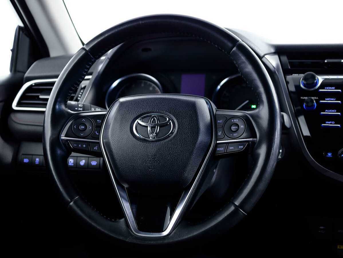 Toyota Camry 2020 года с пробегом. Фото: #8