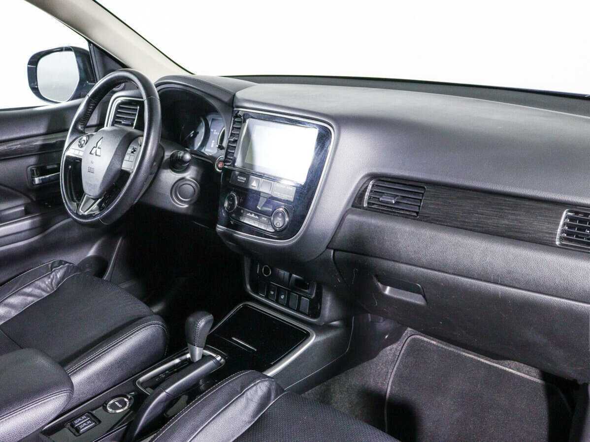 Mitsubishi Outlander 2018 года с пробегом. Фото: #7