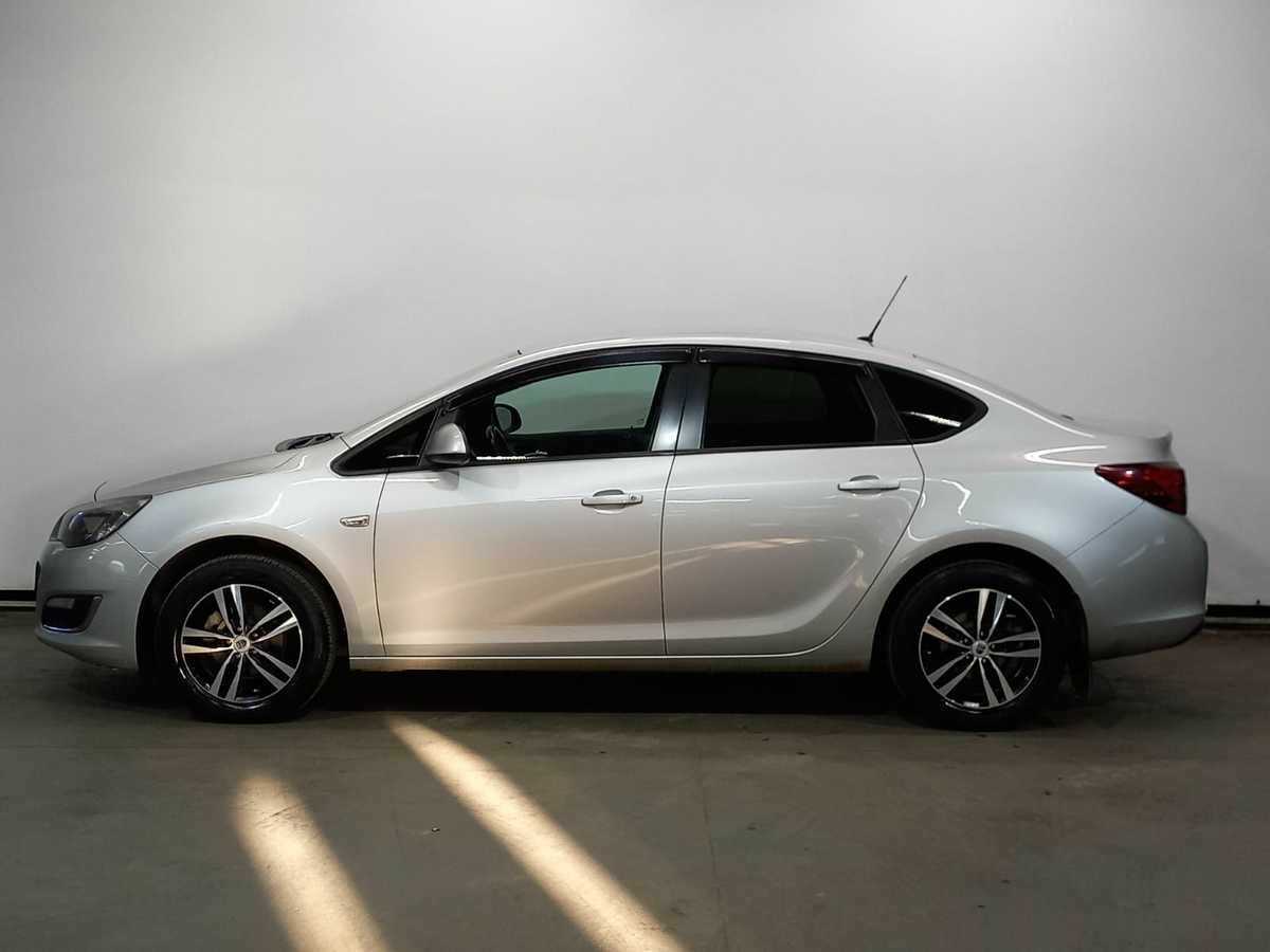 Opel Astra 2012 года с пробегом. Фото: #7