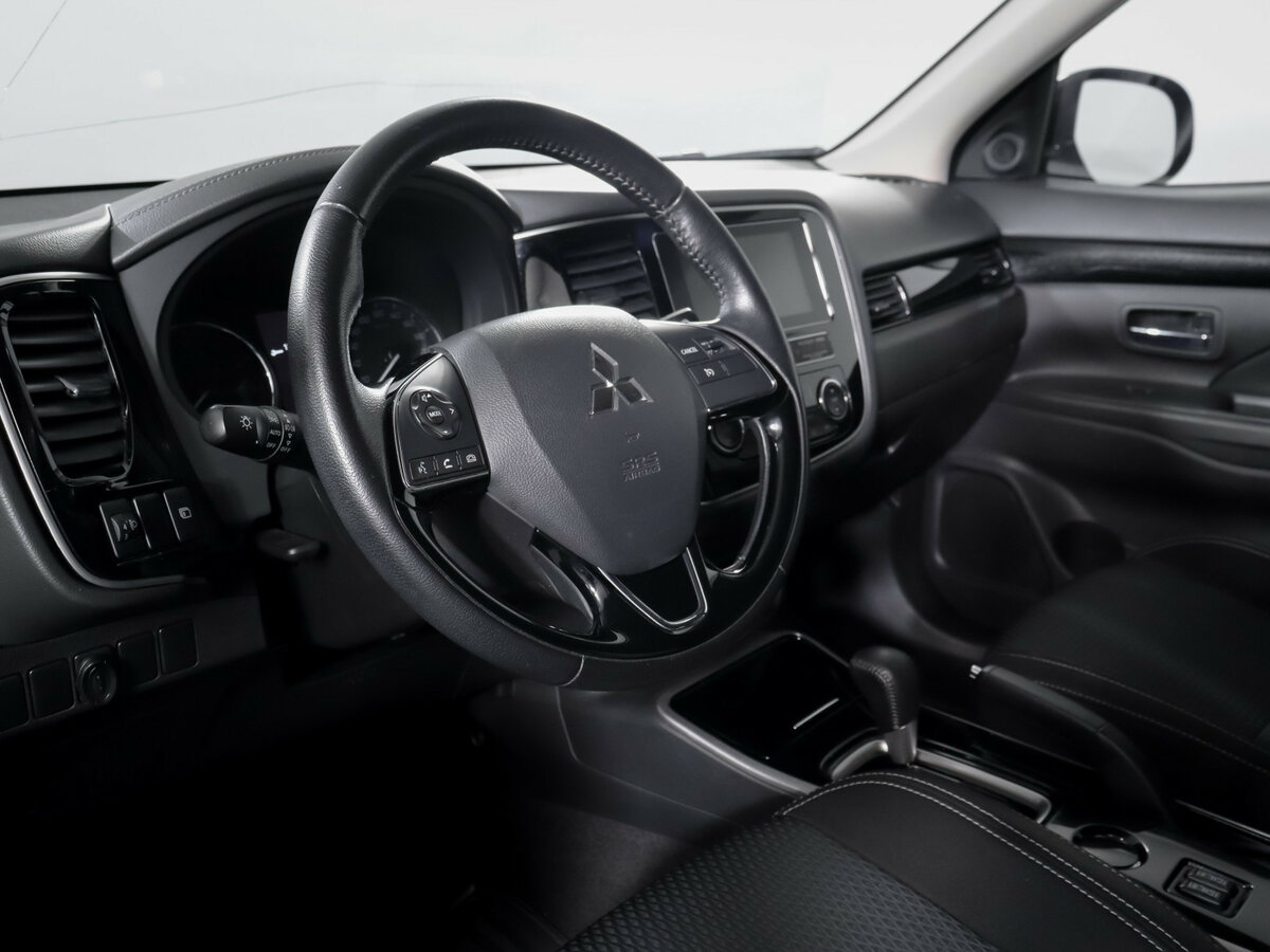 Mitsubishi Outlander 2019 года с пробегом. Фото: #13