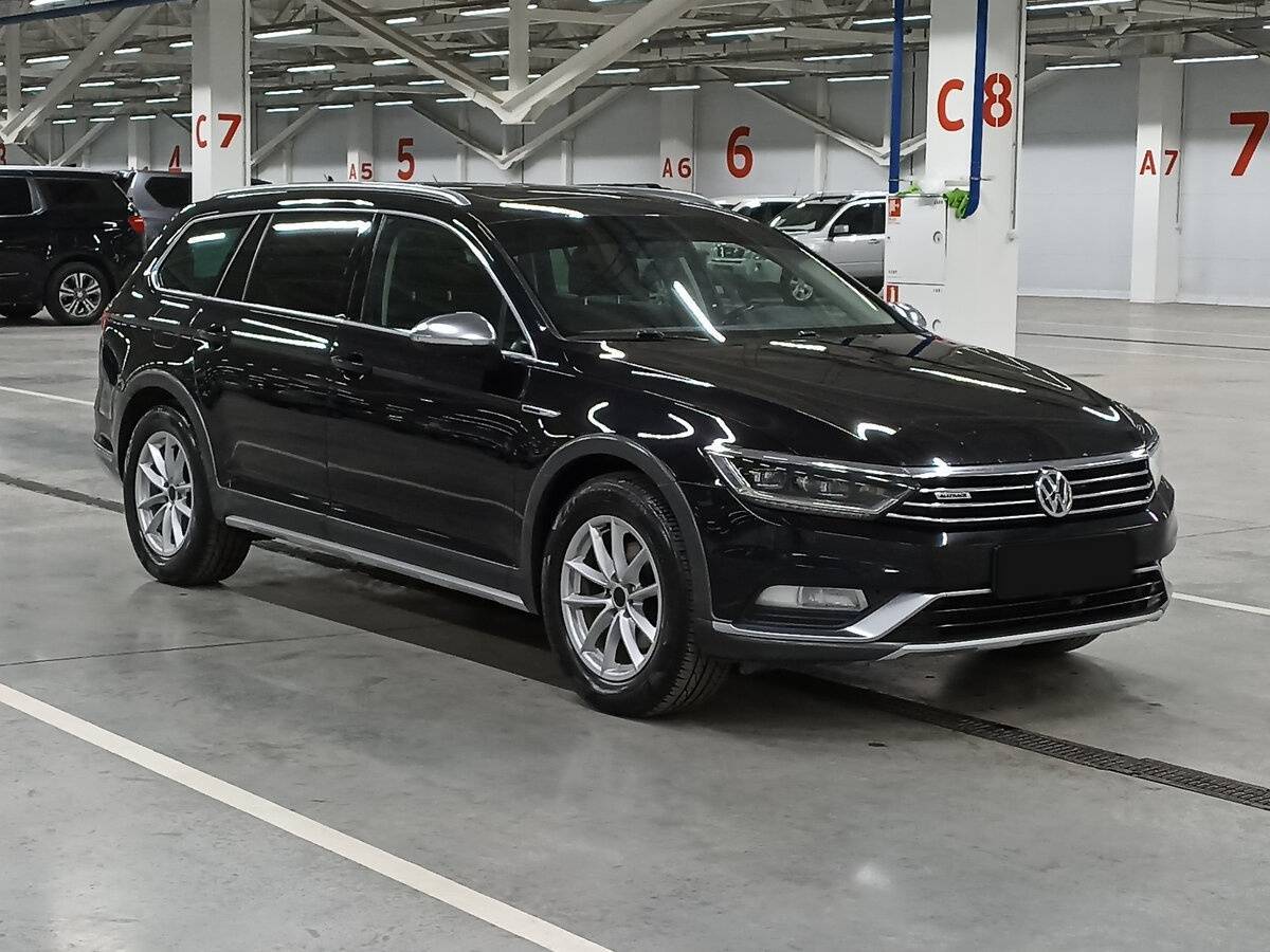 Volkswagen Passat 2018 года с пробегом. Фото: #2