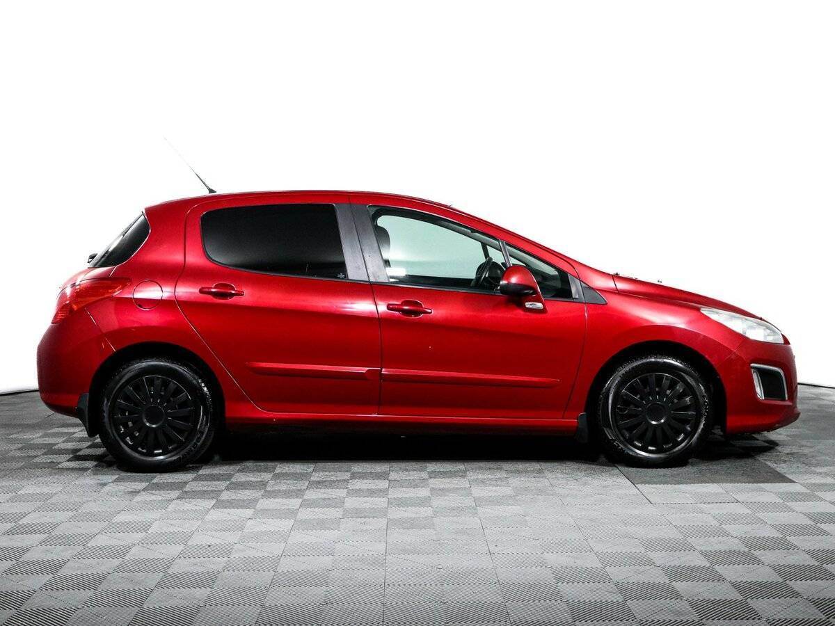 Peugeot 308 2012 года с пробегом. Фото: #3