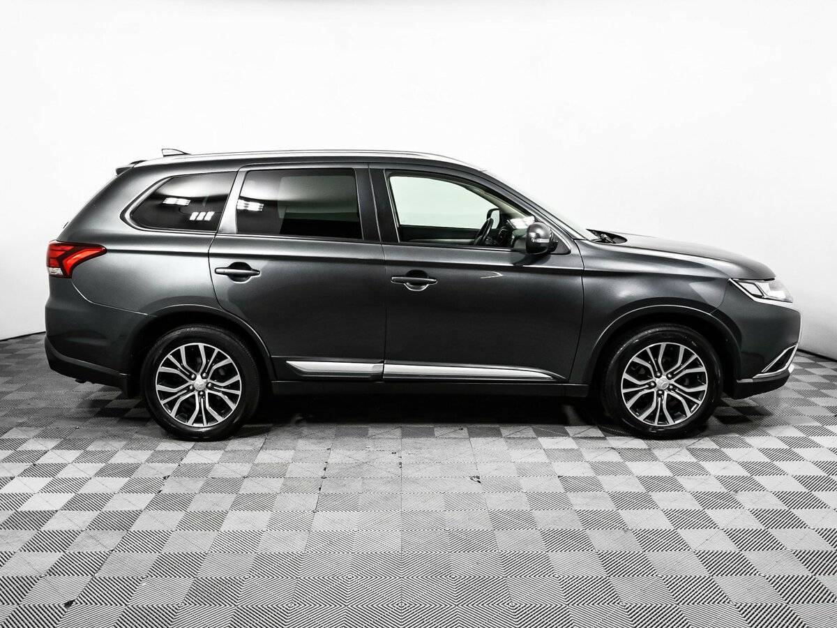 Mitsubishi Outlander 2018 года с пробегом. Фото: #3