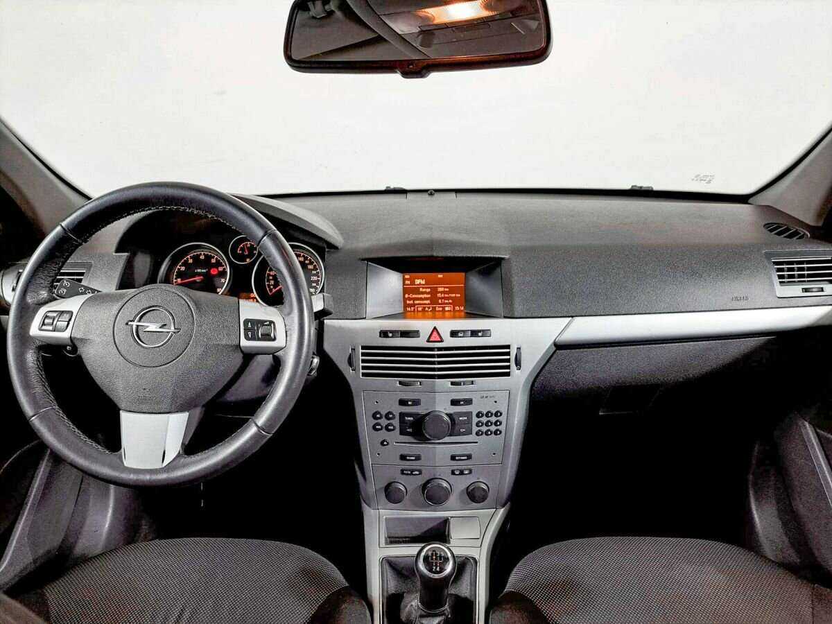 Opel Astra 2013 года с пробегом. Фото: #12