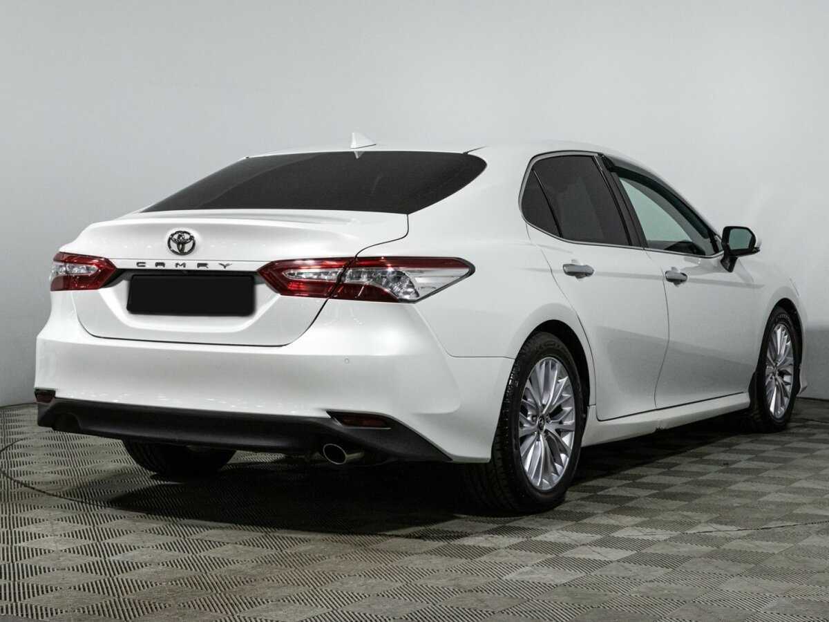 Toyota Camry 2018 года с пробегом. Фото: #4