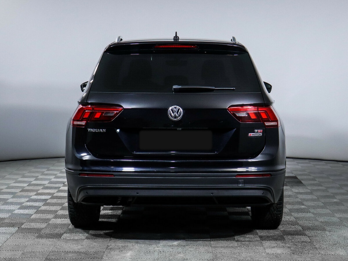 Volkswagen Tiguan 2018 года с пробегом. Фото: #4