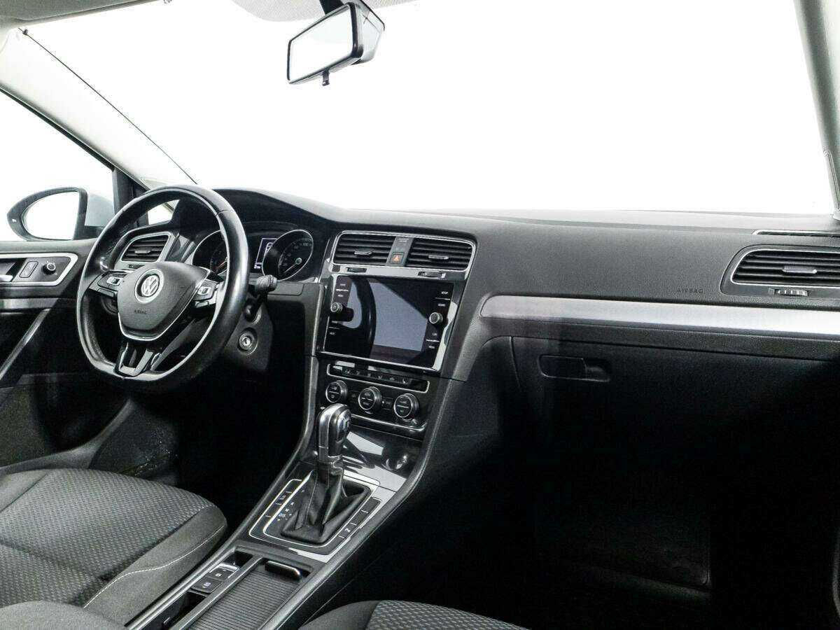 Volkswagen Golf 2018 года с пробегом. Фото: #8