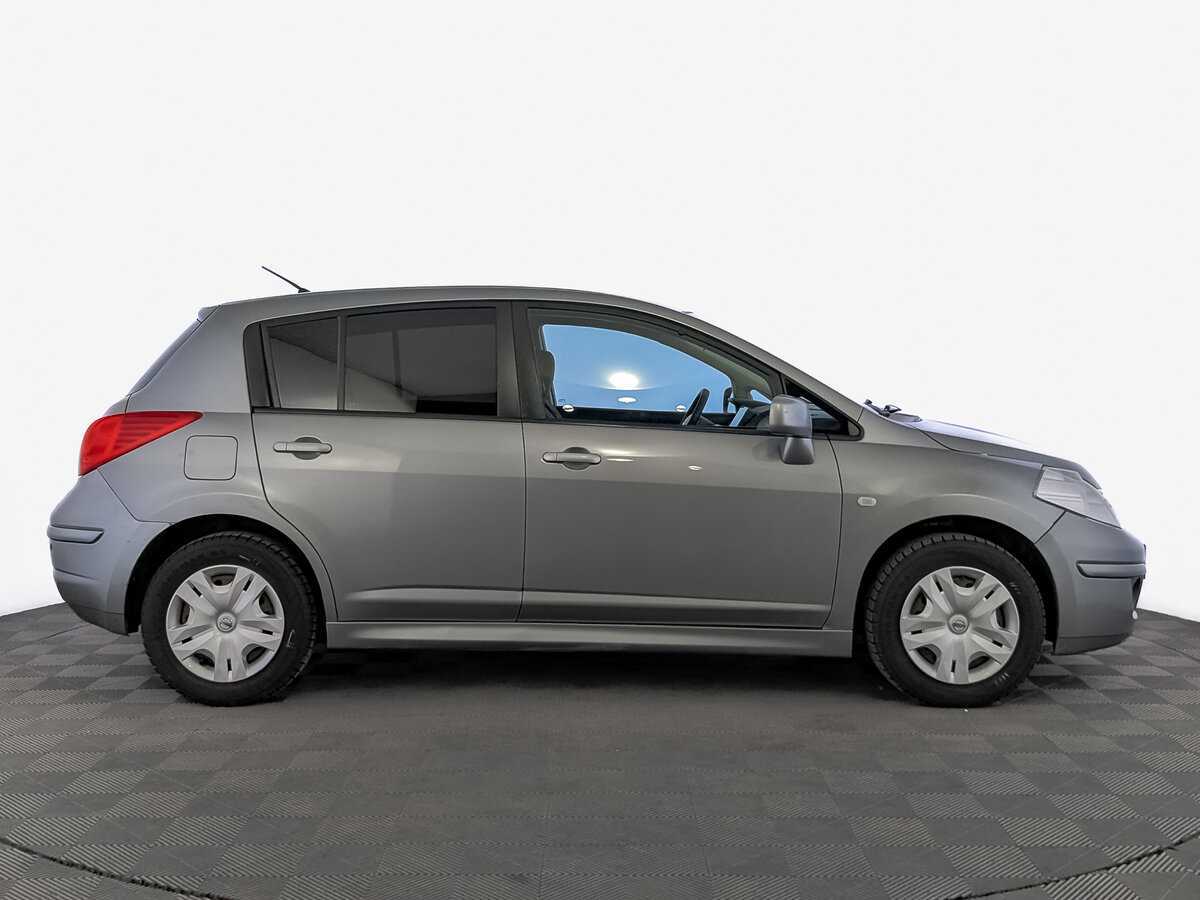 Nissan Tiida 2013 года с пробегом. Фото: #3