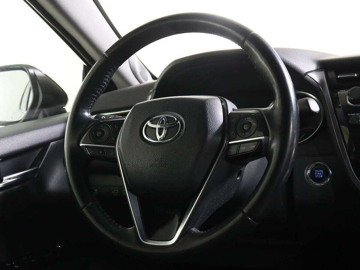 Toyota Camry 2019 года с пробегом. Фото: #14