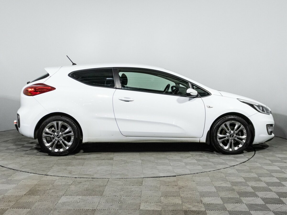 Kia Ceed 2013 года с пробегом. Фото: #3