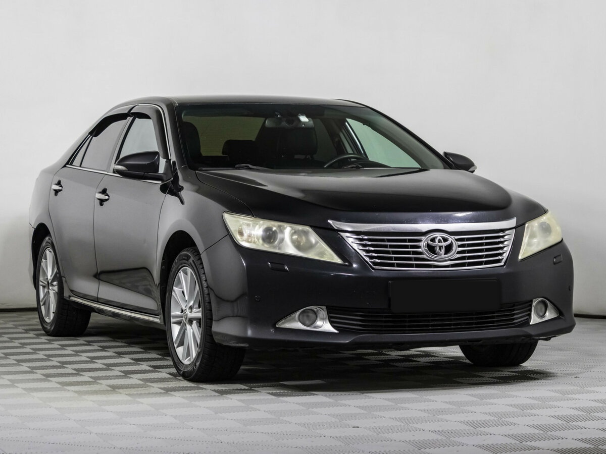 Toyota Camry 2012 года с пробегом. Фото: #2