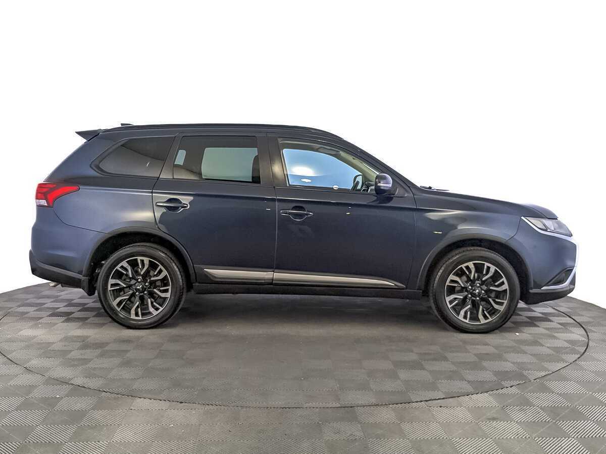 Mitsubishi Outlander 2021 года с пробегом. Фото: #3