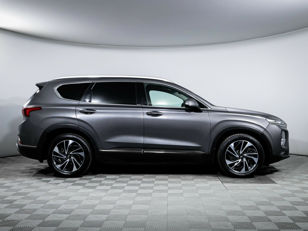 Hyundai Santa Fe 2019 года с пробегом. Фото: #3