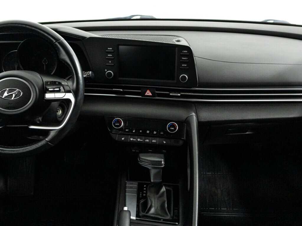 Hyundai Elantra 2021 года с пробегом. Фото: #13