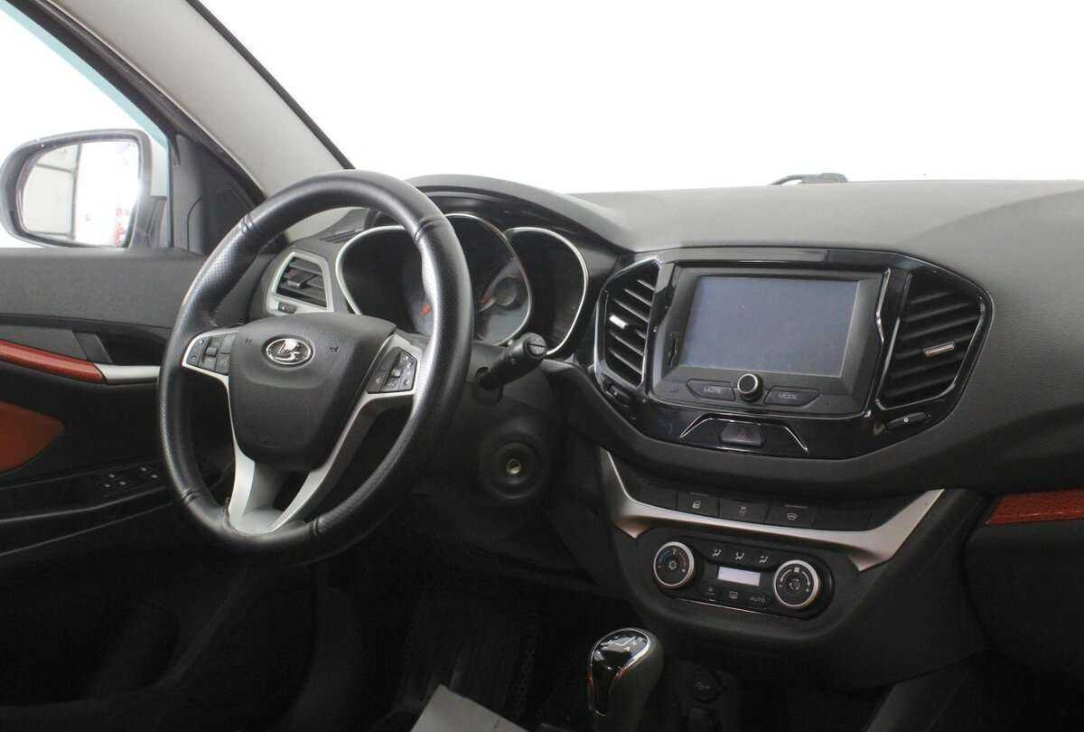 Lada (ВАЗ) Vesta 2019 года с пробегом. Фото: #6