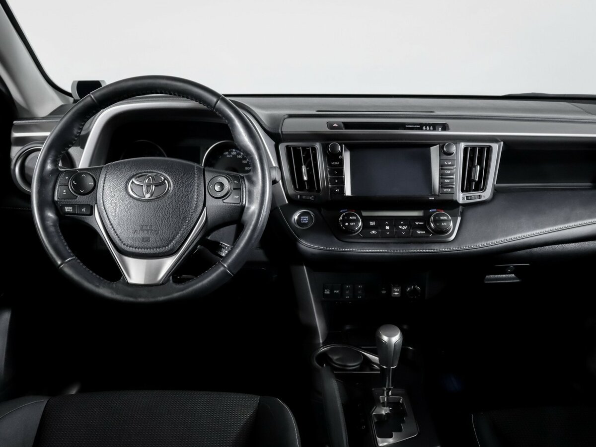 Toyota RAV4 2018 года с пробегом. Фото: #11