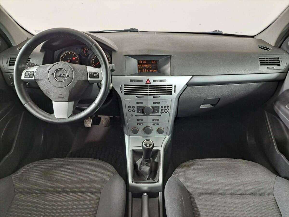 Opel Astra 2012 года с пробегом. Фото: #11