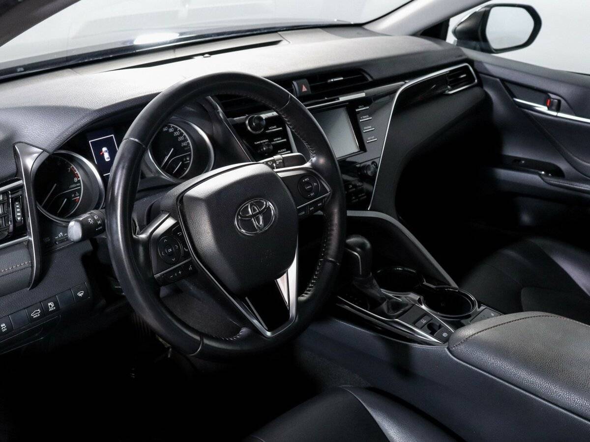 Toyota Camry 2019 года с пробегом. Фото: #11