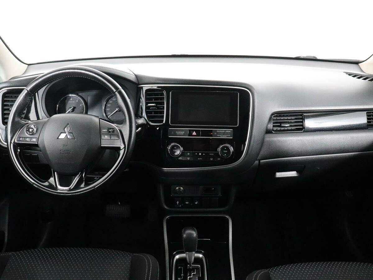 Mitsubishi Outlander 2018 года с пробегом. Фото: #10