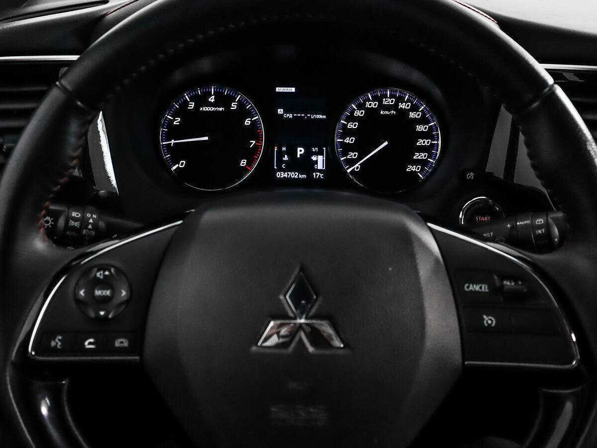 Mitsubishi Outlander 2021 года с пробегом. Фото: #17