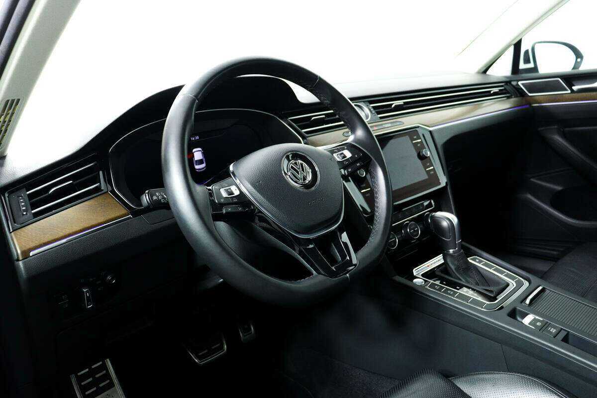 Volkswagen Passat 2018 года с пробегом. Фото: #11
